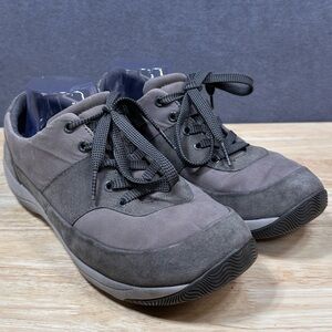 Dansko Womens Hayden Grey Lace Up Sneakers  Size 41 (10.5) Canvas Suede 13-314